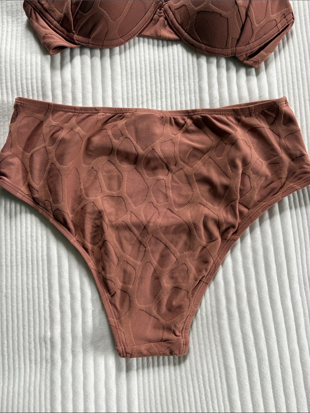 High-Rise Molded Bikini Set in Mauve - Picture 3 of 3